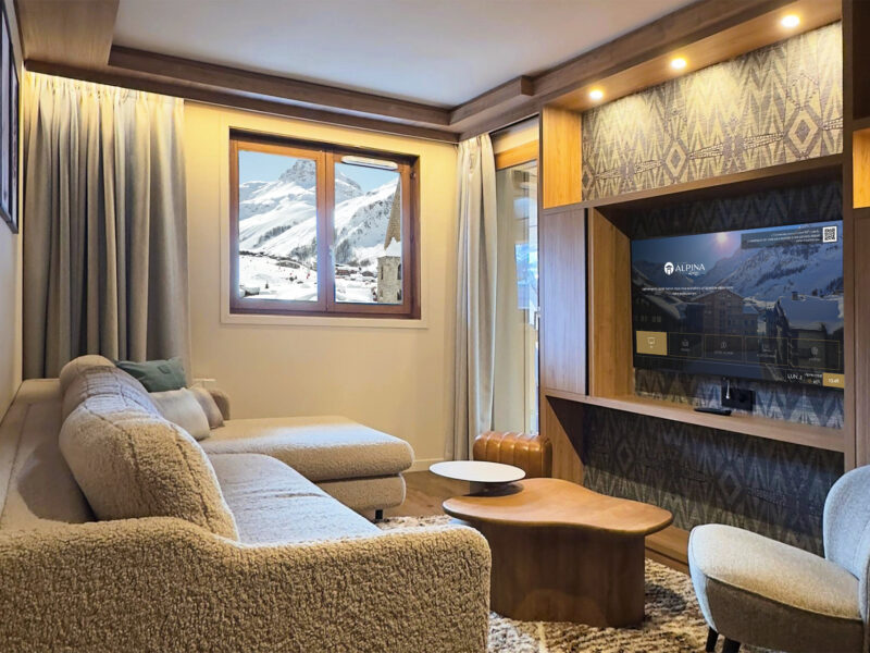 Renaissance de l&rsquo;Alpina Lodge à Val d&rsquo;Isère, équipé en IPTV TEVEO par EONA