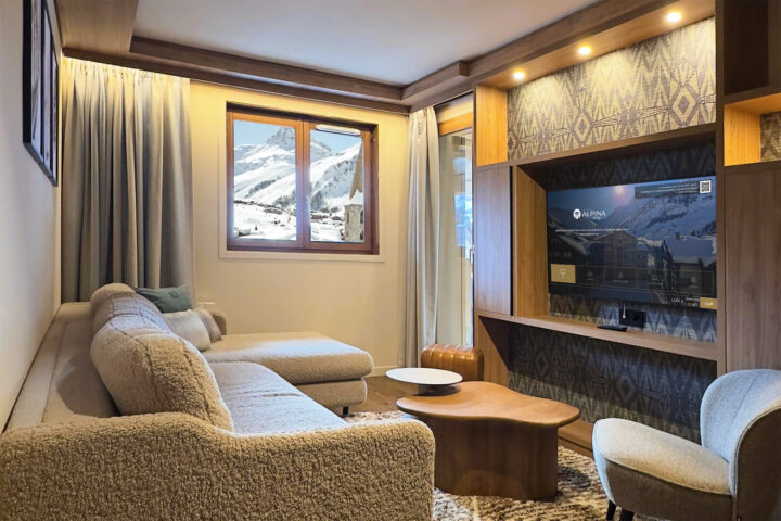 Alpina Lodge Val d'Isère équipé en IPTV par EONA.